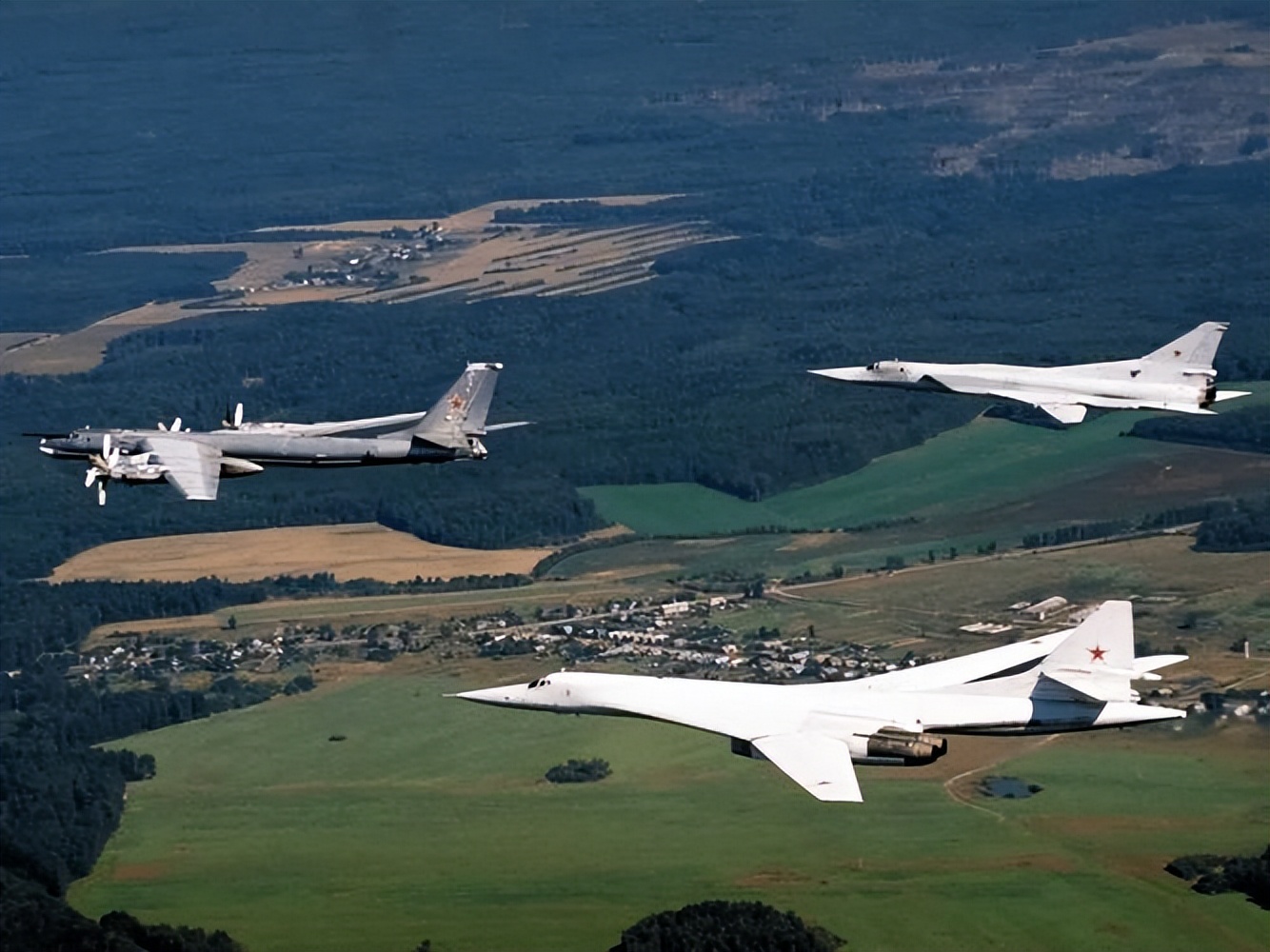 俄罗斯出售图160给印度了吗,印度购买俄国装备的套路