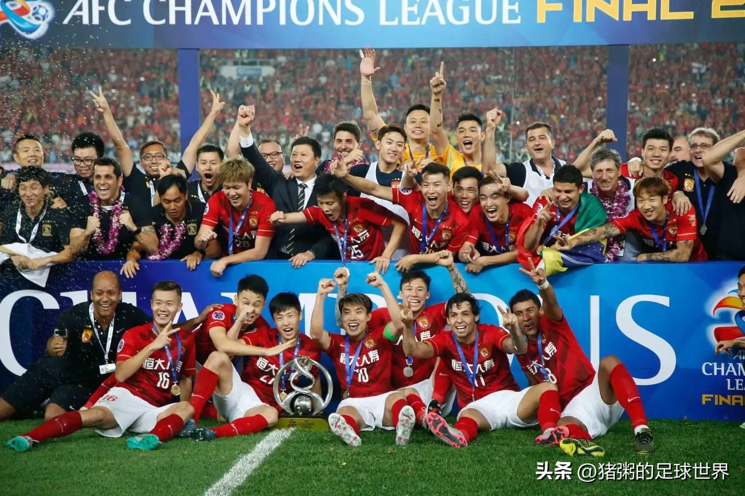 21世纪足坛经典战役,体坛21世纪20大经典瞬间