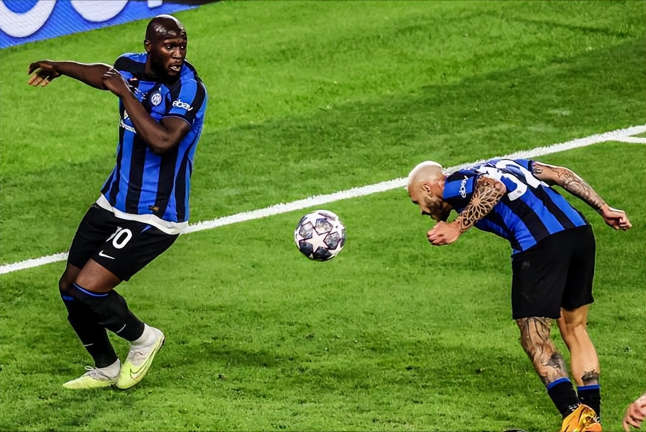 欧冠曼城卢卡库点数破门,杵桩王卢卡库成就曼城欧冠称王