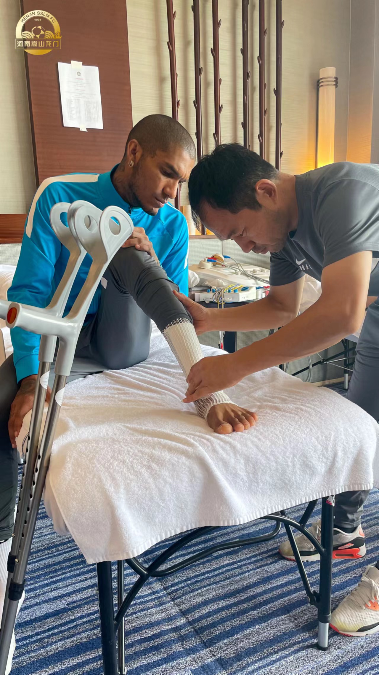 河南嵩山龙门“铁血战士”卡兰加胫骨和腓骨受损，2018年曾拼到切除脾脏