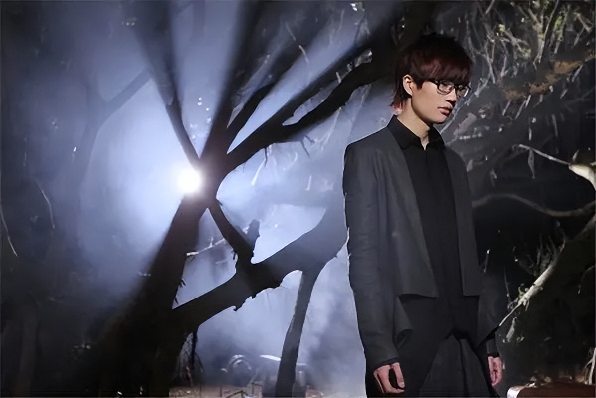 许嵩什么词被央视夸,许嵩成名曲背后的爱情故事