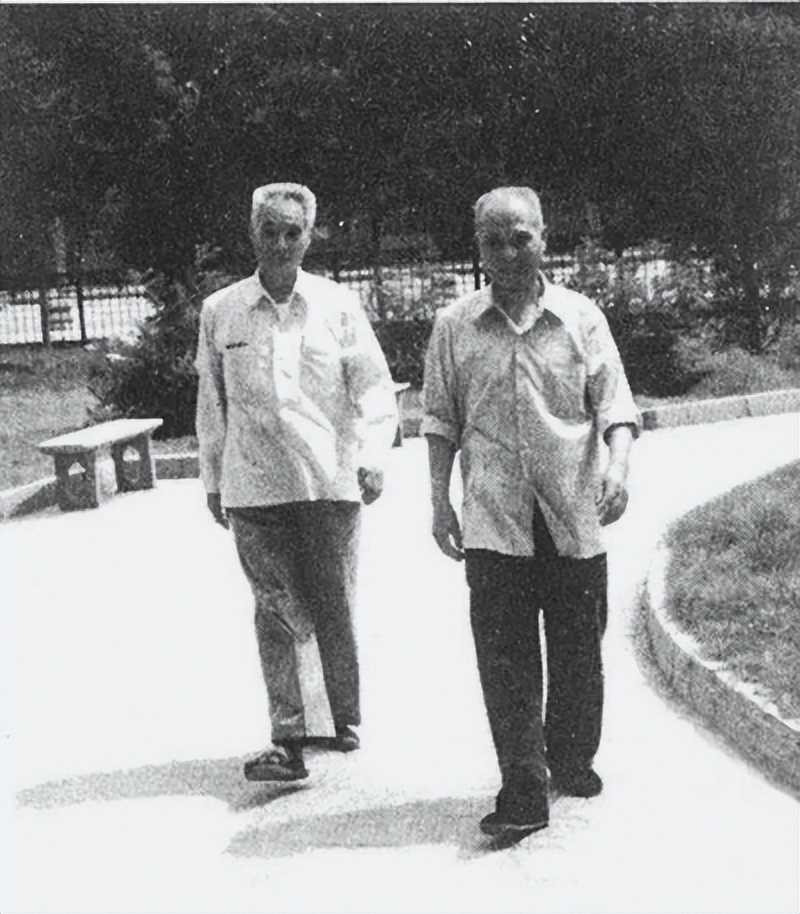 黄维被释放后的生活,黄维出狱后晚年的生活过得如何