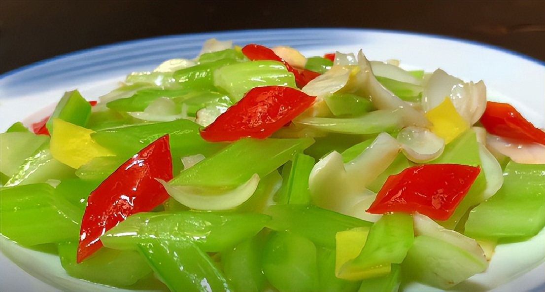 肝脏不舒服坚持喝水加它养肝,养肝第一菜就是它让肝脏很健康