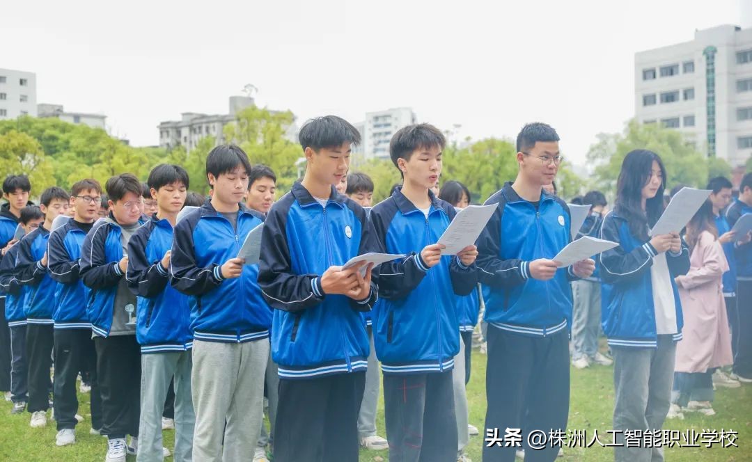 诵读中华传统文化经典诗文作品,诵读经典诗文传承中华文化文案