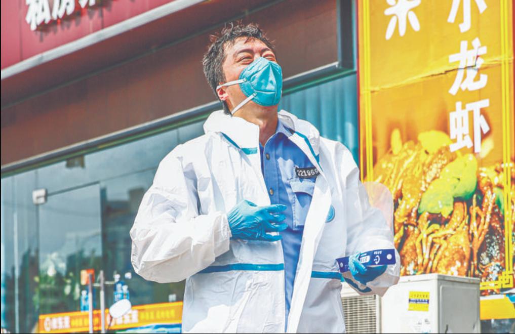 【致敬，高温下的坚守！】警察的夏天，怎么过？