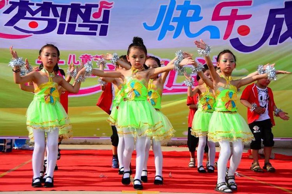 变味的六一,变味的教师节成家长负担