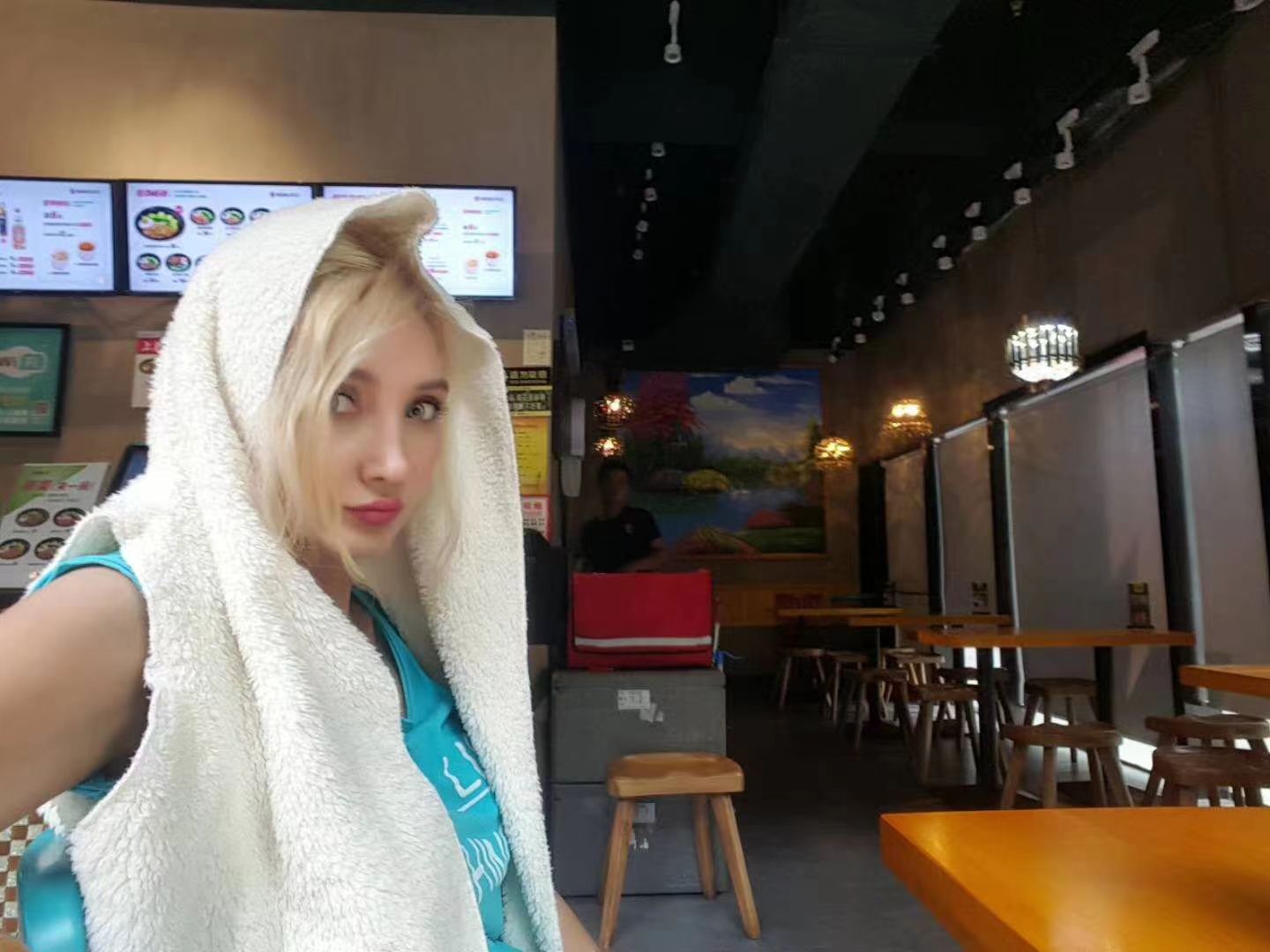 迪拜空姐露娜,露娜迪拜空姐