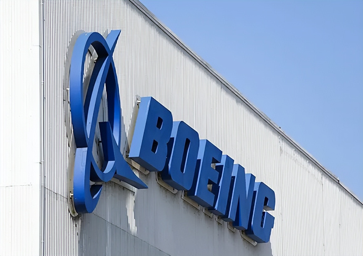 波音737空难飞行示意图,波音737空难事件坠落高度