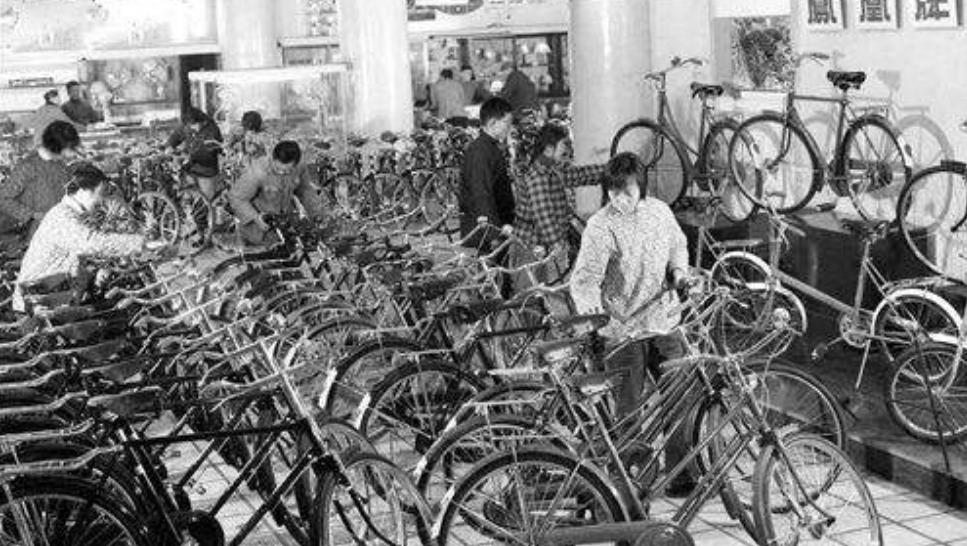 70年代的“凤凰牌”自行车，一辆150元，相当于现在多少钱？