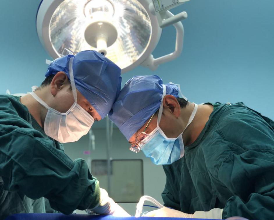 胃穿孔的症状及治疗方法,胃穿孔什么治疗方法好