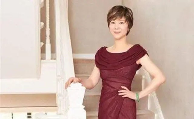 施之皓的二婚妻子,曹燕华和施之皓为什么离婚