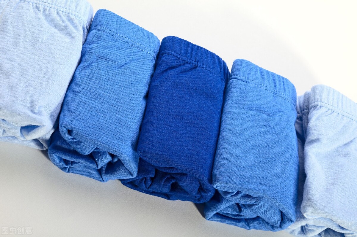 裤缝很褶皱怎么办,裤边老卷边怎么办