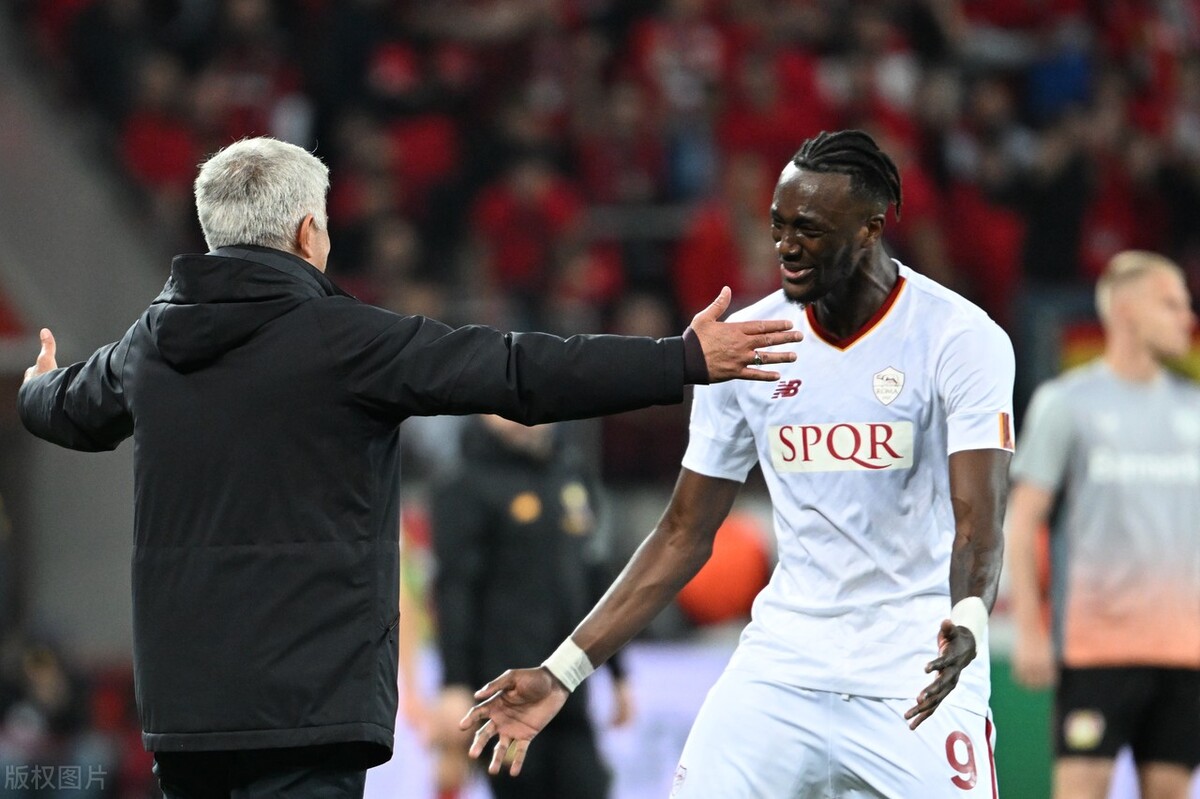 勒沃库森对阵罗马采访,勒沃库森角球误判