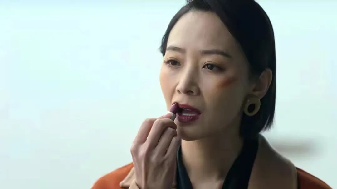 狂飙中程程死前为啥涂口红,狂飙程程临死前涂口红