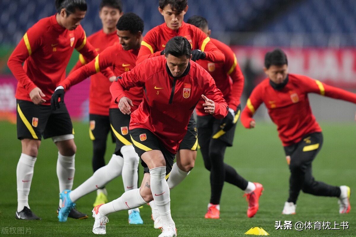 三顾国足，政协委员再度聚焦国足拟《纠正其急功近利的做法》提案