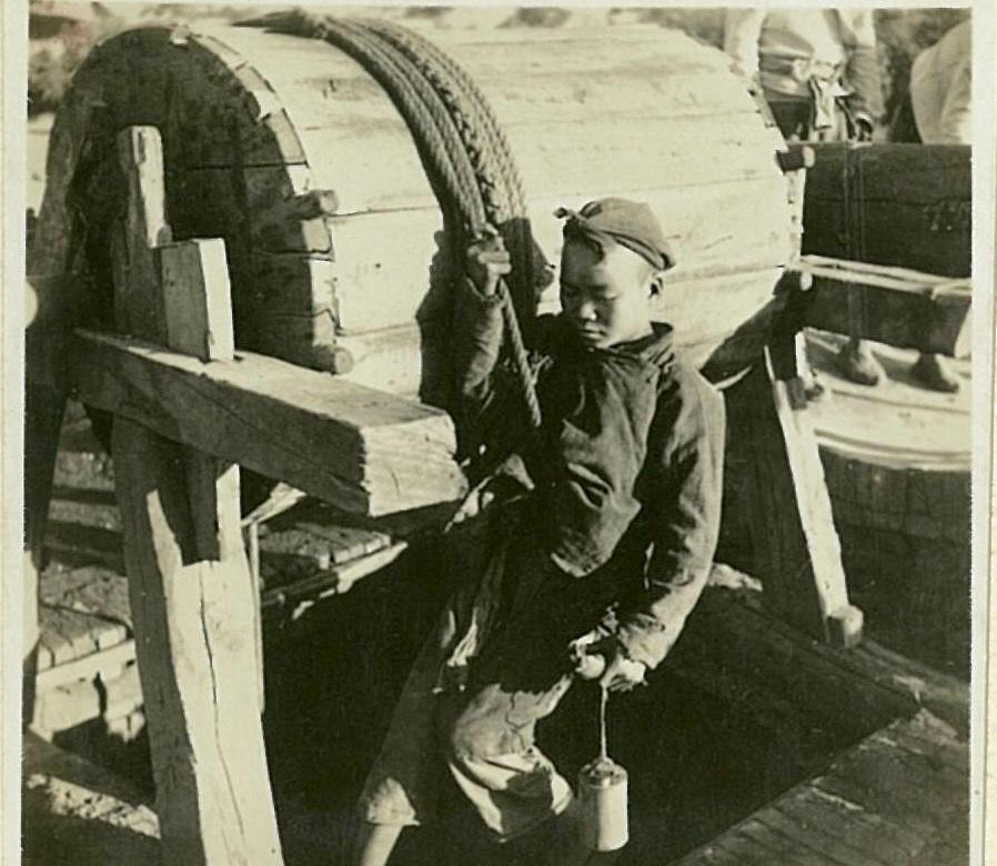 日军侵华兽行,日军当着国军的面杀俘虏