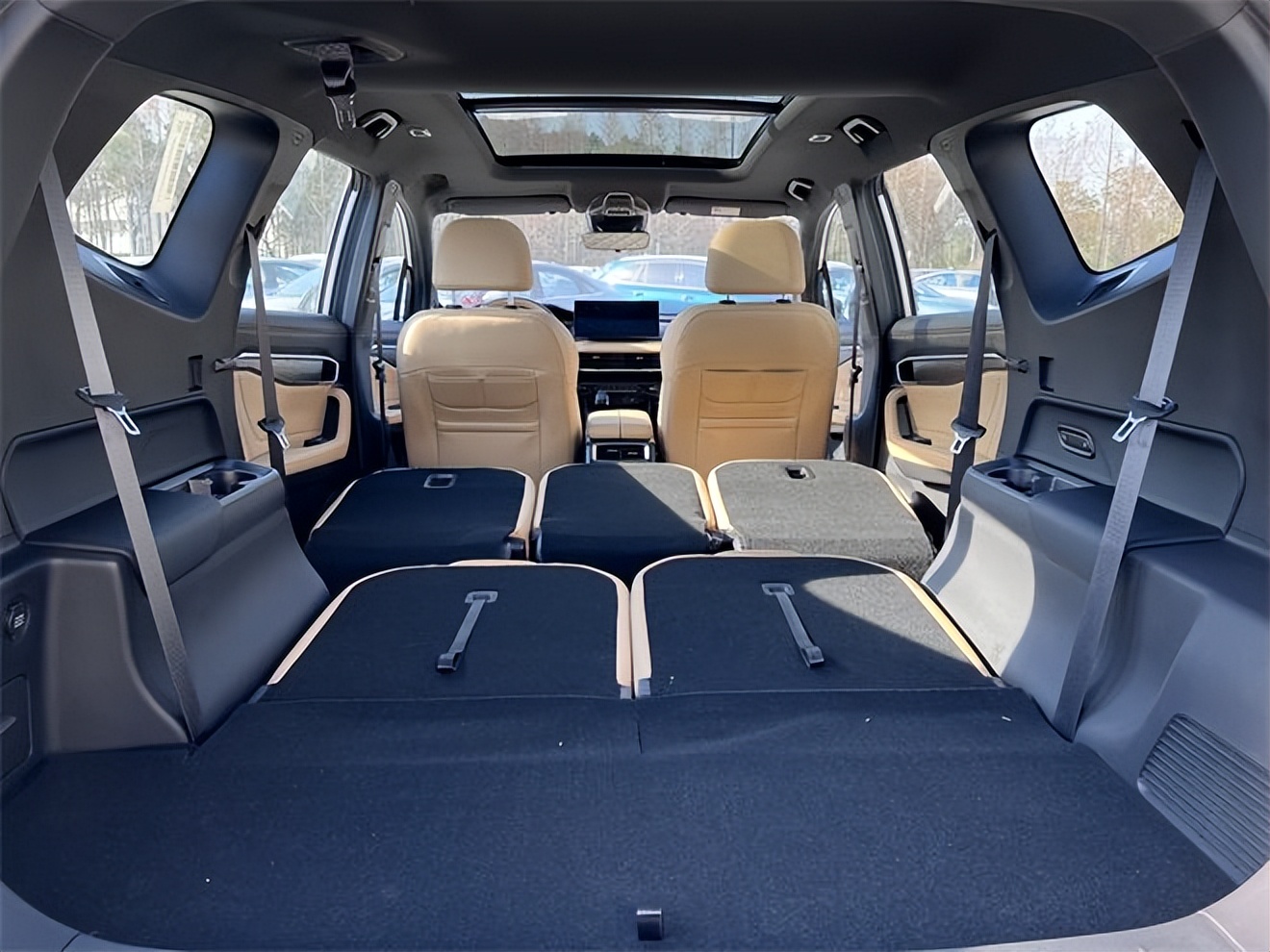 吉利豪越7座suv优缺点,吉利豪越五座suv的优缺点