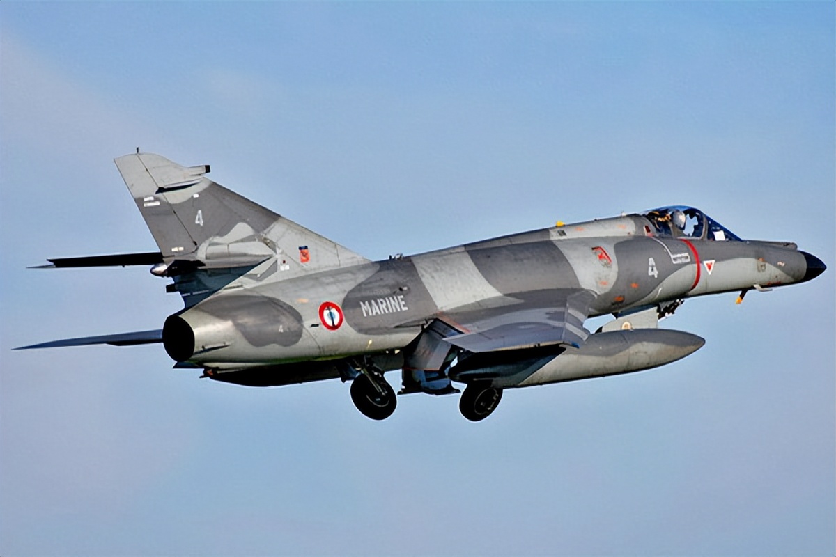 法国在打什么算盘？免费送我国一艘航母，为何被我国果断拒绝