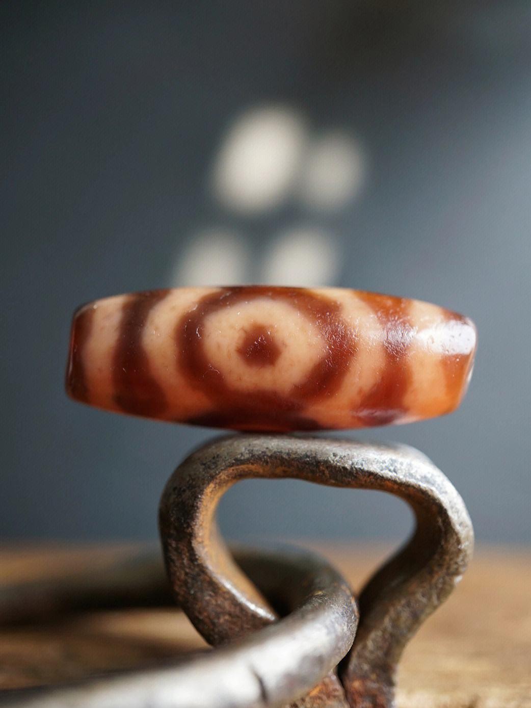 尼泊尔的天珠为啥便宜,全球唯一一个尼泊尔蓝纯天然天珠