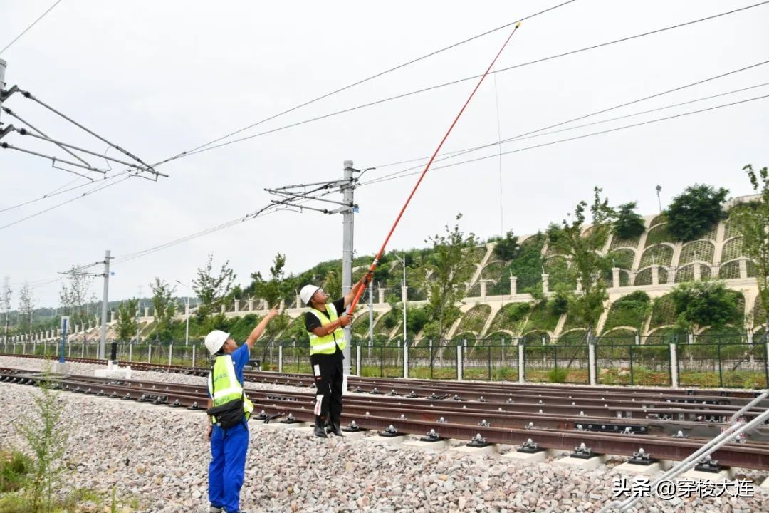 最新进展:地铁5号线“电通”梭鱼湾足球场11月30日交付