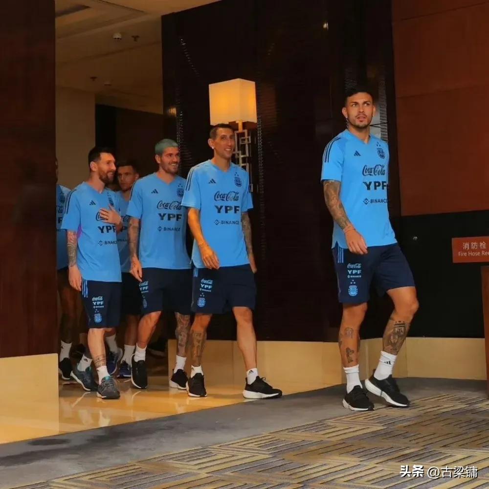 世界夺冠梅西视角,足球世界之杯2022梅西夺冠照片