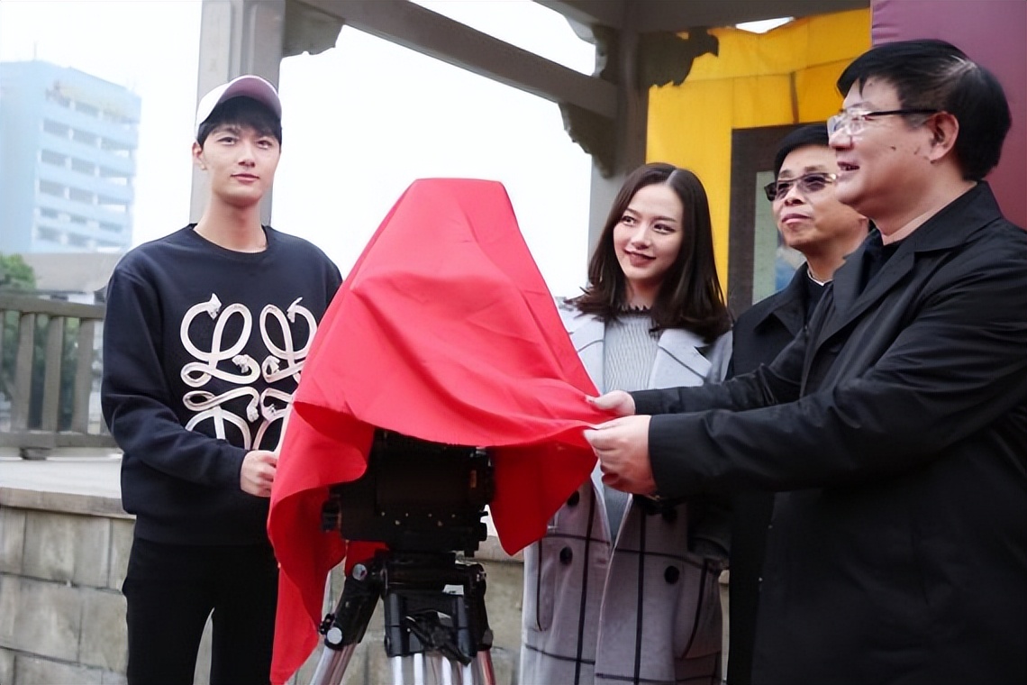 和杨紫飙戏受冯小刚赏识，北大校花彭高唱：北漂13年，我输得彻底