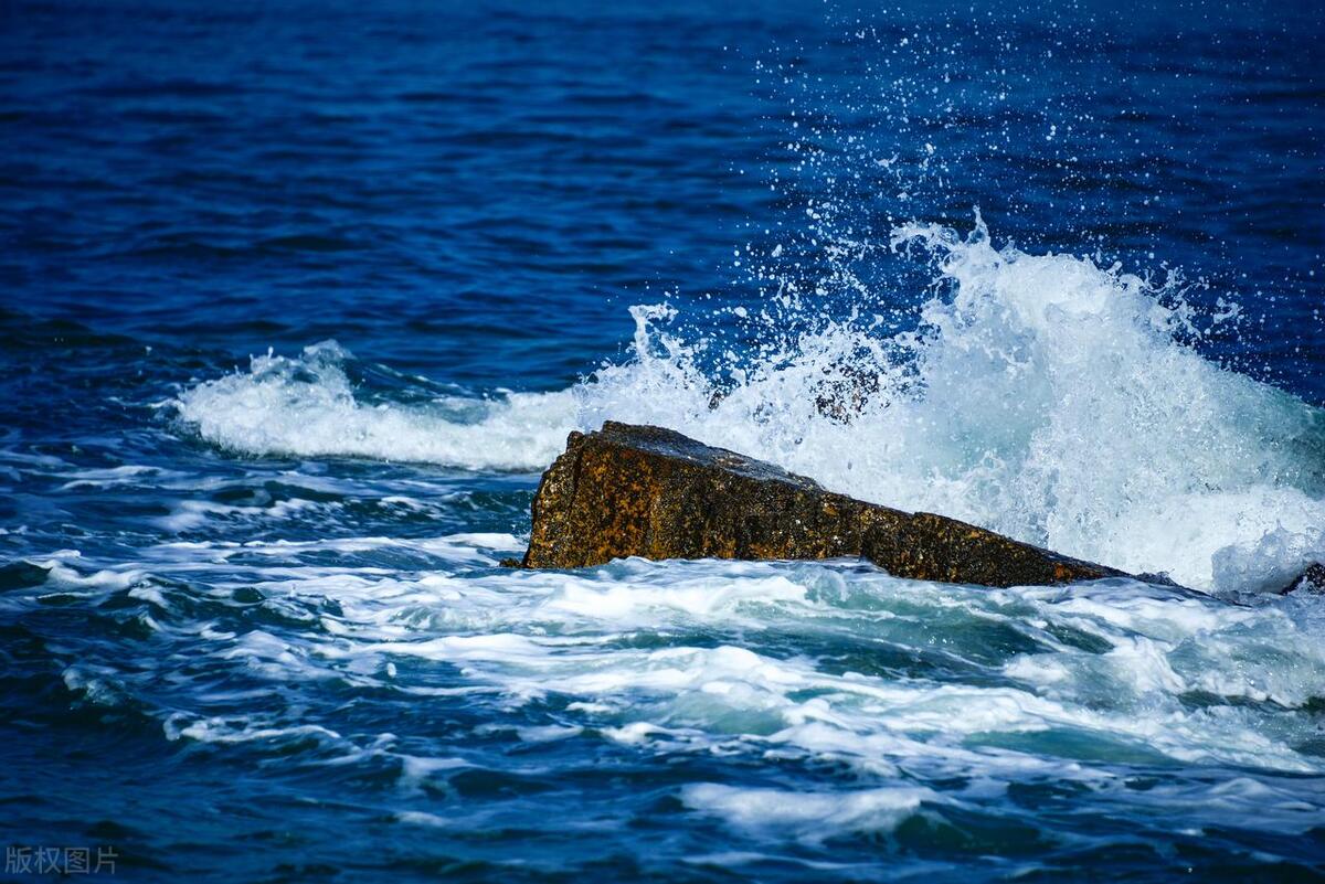 喜欢一个人没有必要把他留在身边,就算再喜欢一个人也不要对他太好