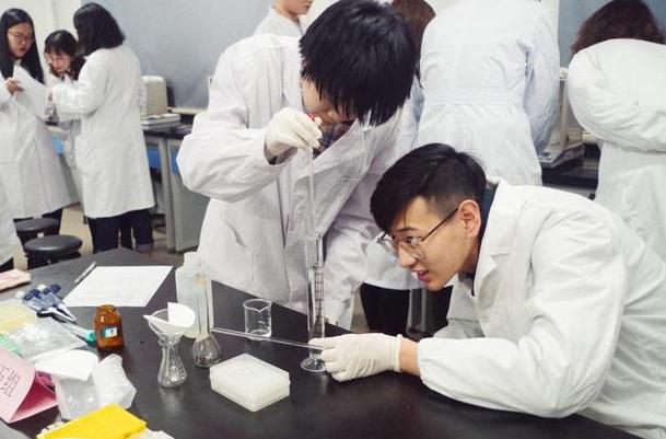 中南大学湘雅医学院排名全国第几,我国前十名医学院