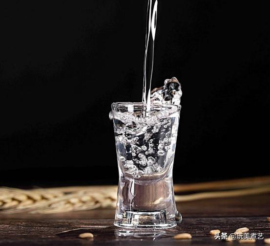 老百姓喝的酱香酒推荐好喝不贵,老百姓最具性价比的52度白酒