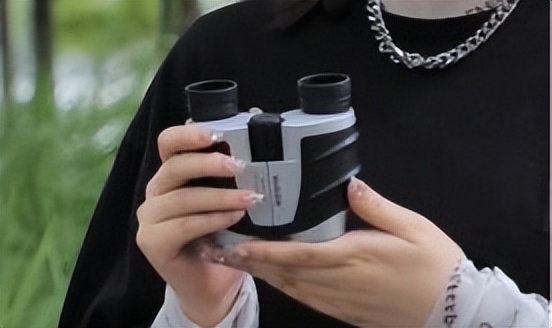 看演唱会望远镜推荐双筒 (演唱会望远镜推荐重量轻的)