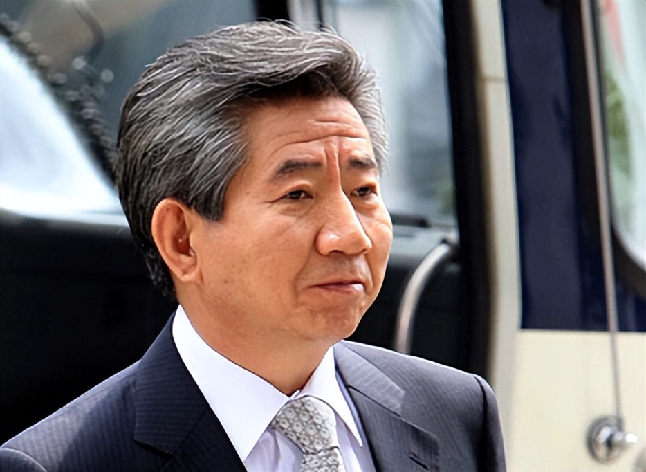 2009年，韩国前总统卢武铉跳崖身亡，女儿入狱，儿子在中国工作