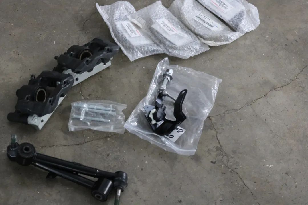 翻新车十二代皇冠修复全过程,12代皇冠25万公里要更换什么