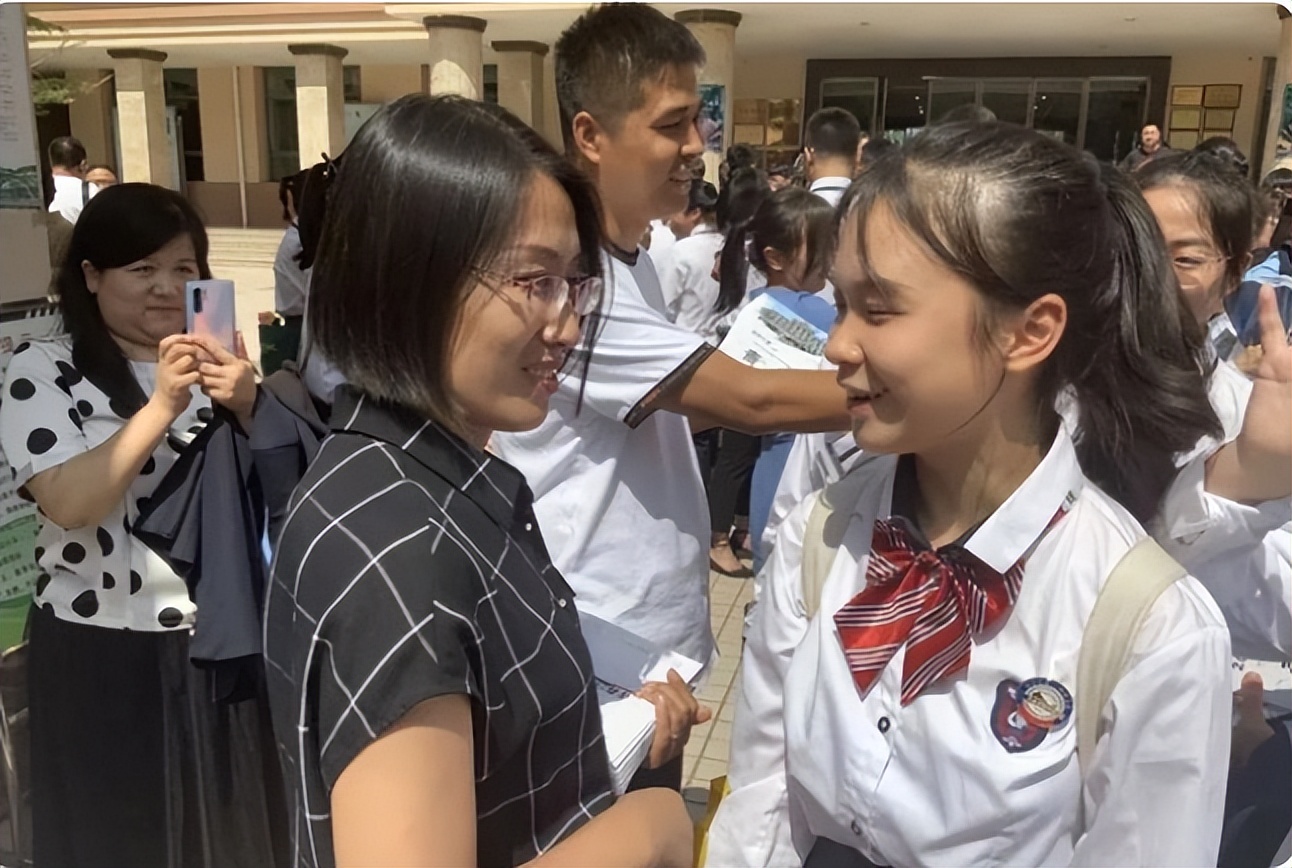 私立学校和公立学校哪个更厉害,公立的学校和私立的学校哪个更好