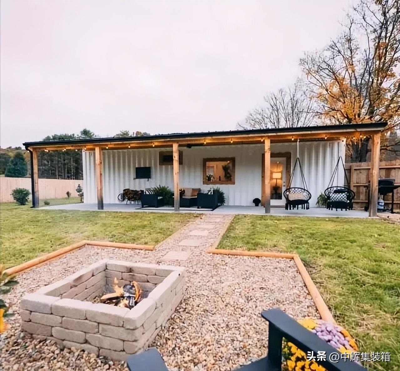 集装箱房屋 | 门前碎石小径营造 Airbnb 风格,小巧但舒适的极简设计