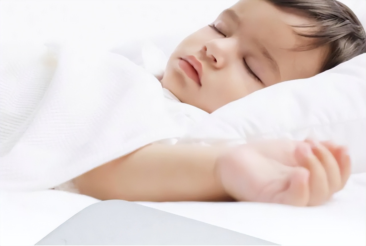 夫妻中有一人是O型血，另一方是其他“血型”，宝宝或许很幸运