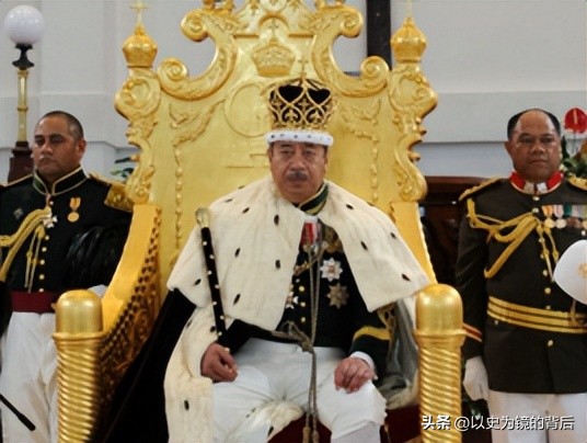 那些国王掌握实权的国家，一共16个，亚洲9个非洲3个大洋洲1个