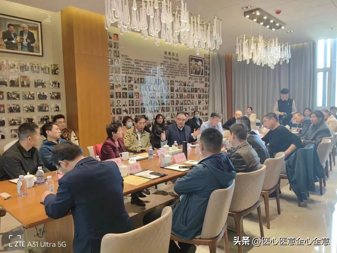 鍚嶅尰鑱氭眹,鍚嶅尰榻愯仛娣勫崥