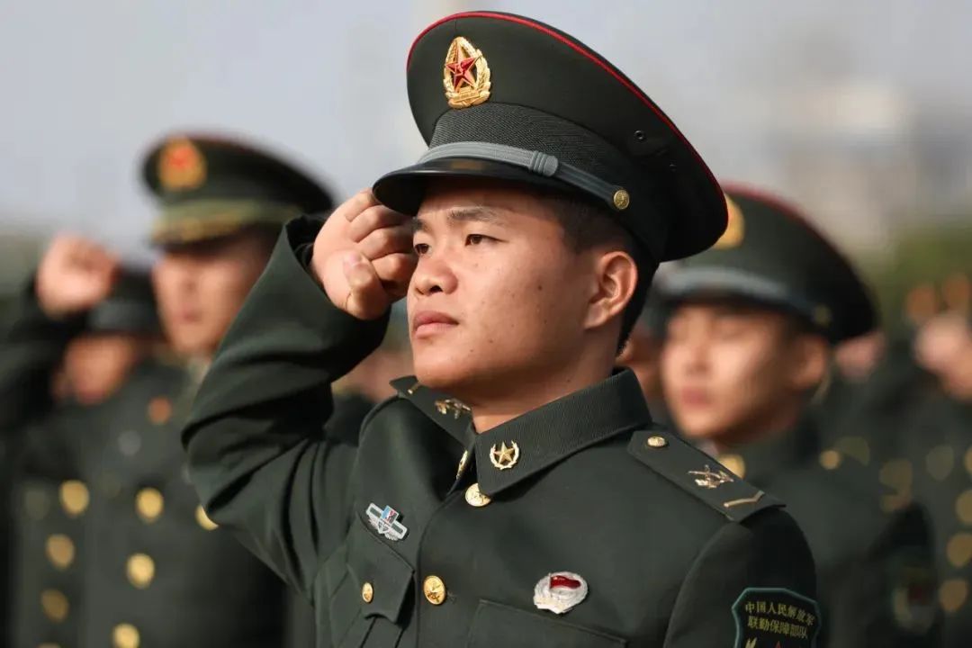 新兵授衔仪式最新照片,新兵下连授军衔什么时候开始的