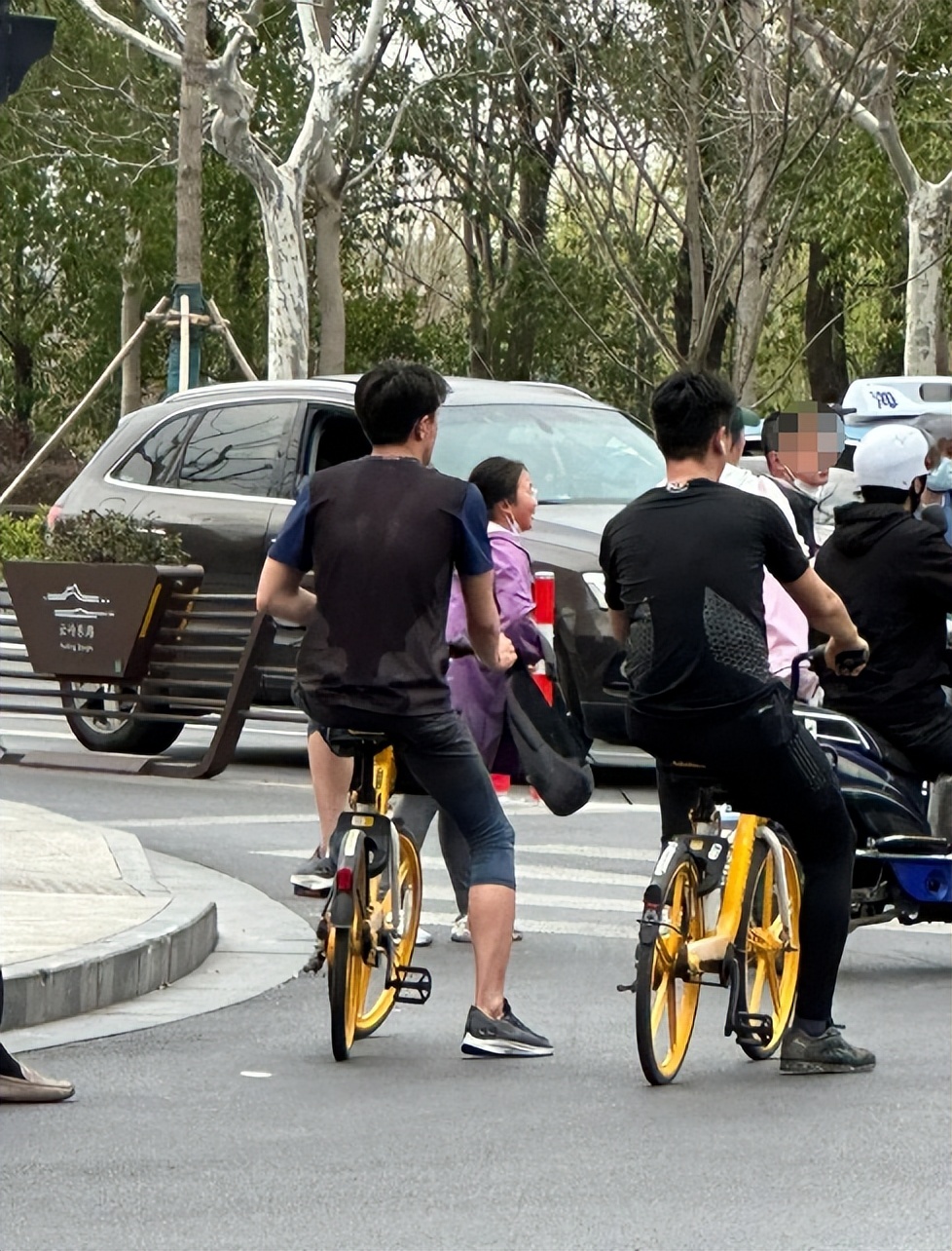 林更新龙井鞋,林更新泰国赵丽颖