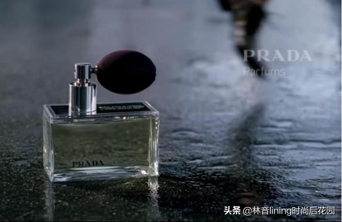 prada女士香水最好闻的,prada女生衣服