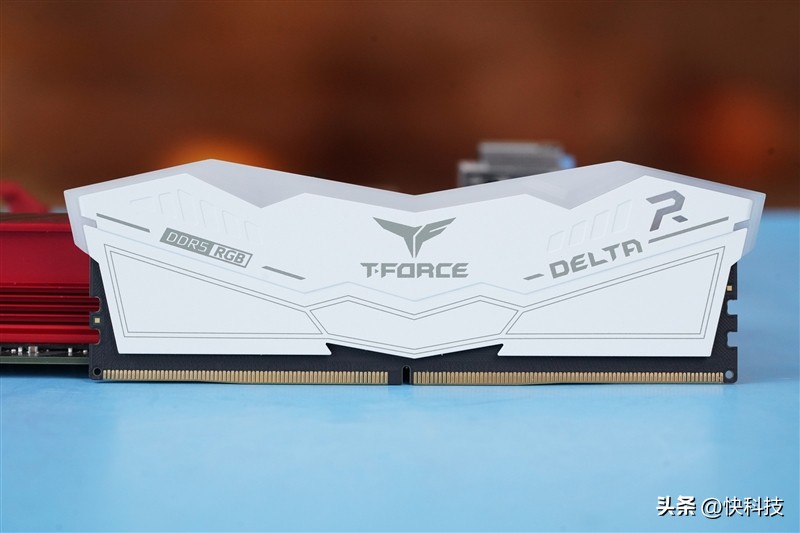 技嘉z790maoruselited5小雕测评,专为跑分而生的显卡