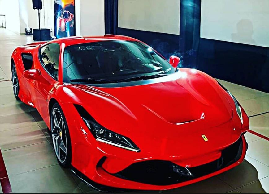 曾经只愿意“坐在宝马车里哭”的人，11年后开着法拉利来了