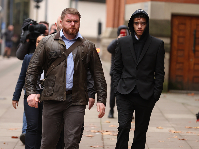 滕哈格戴帽助曼联大获全胜,滕哈格加速曼联重返巅峰