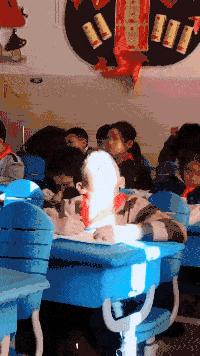 公公给我儿子看病图片,公公陪儿子输液哭了