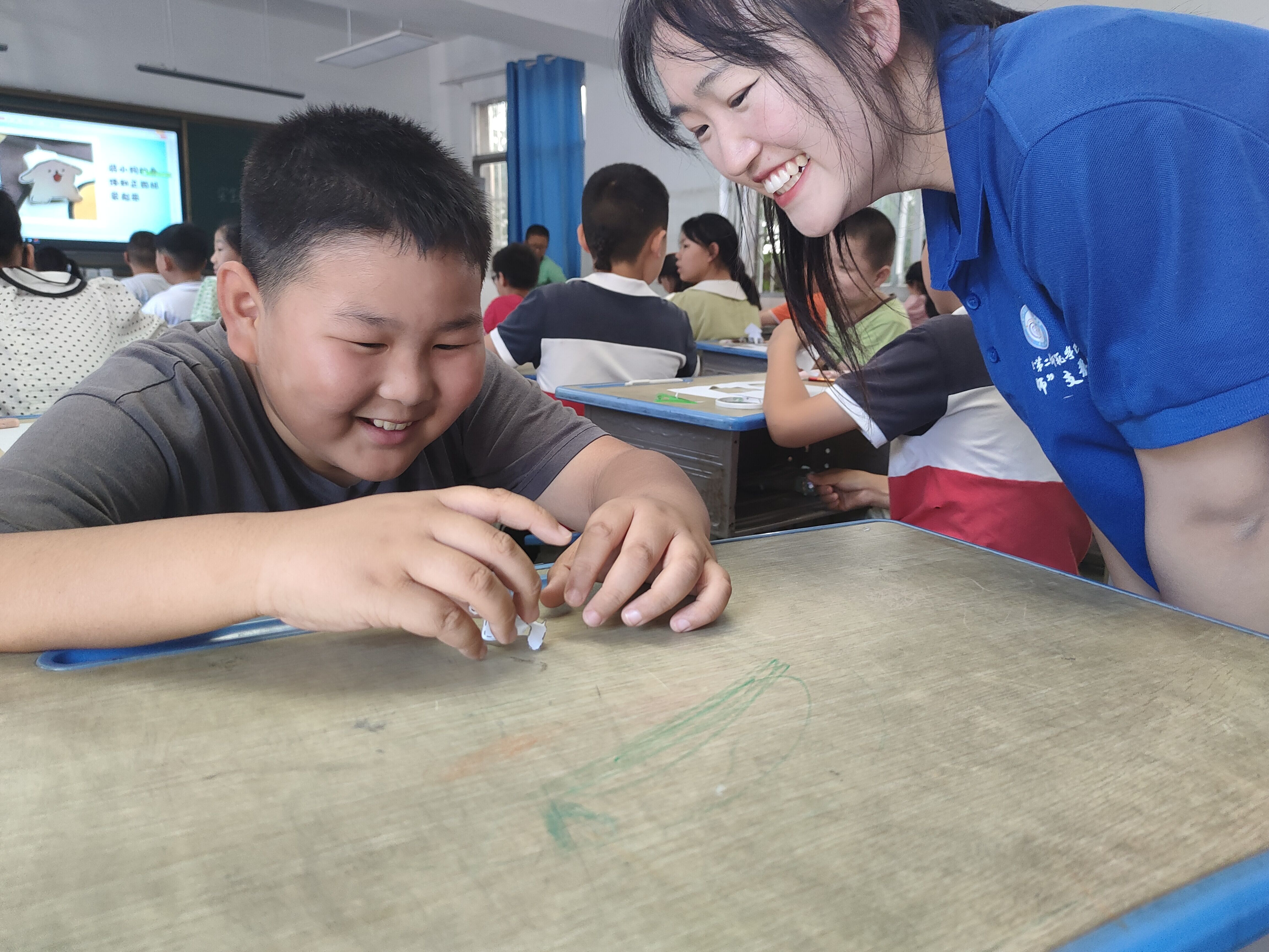 湖北学子三下乡支教总结,湖北学子三下乡爱心支教传递希望