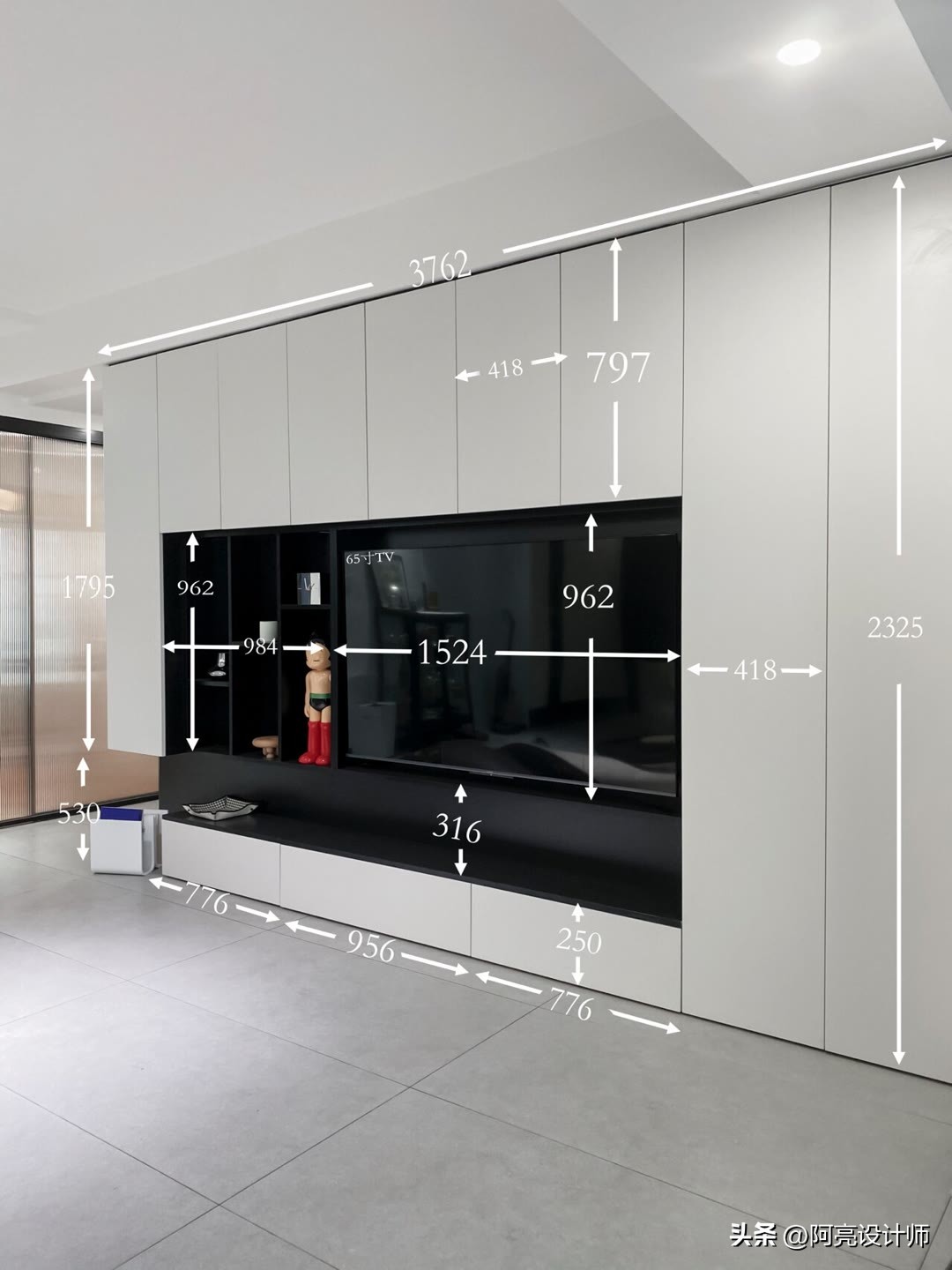 客厅长5.5米悬空电视柜的最佳尺寸,电视柜设计这三种方案更美观实用