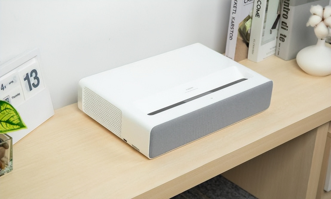 家用投影仪哪个牌子的最好最实用,怎么选家用投影仪什么牌子好用