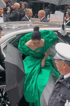 高叶戛纳红毯戴珍珠项链被吐槽,高叶谈戛纳红毯礼服