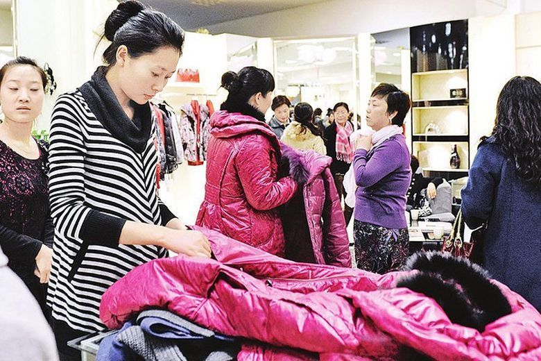 怎样挑选适合小个子的羽绒服,怎样挑选羽绒服的正确方法