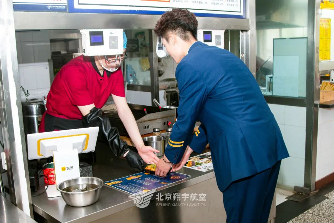 走进和谐校园感受人文气息,走进安静整洁的教室时我深感自豪